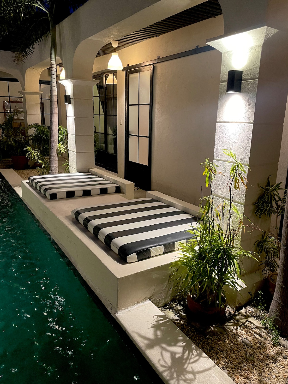 Casa Dos outdoor corner